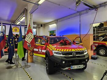 Šempetrski gasilci bogatejši za novo gasilsko vozilo 