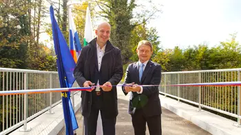 V Črnomlju slovesno odprli temeljito prenovljeni most čez Dobličico V Črnomlju slovesno odprli temeljito prenovljeni most čez Dobličico
