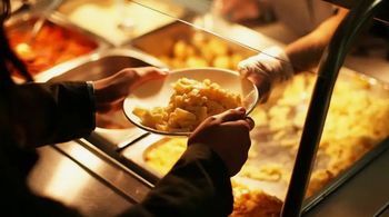 Javna kuhinja mesečno gosti povprečno 325 oseb