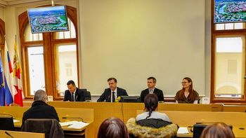 Nova parkirišča na Portovalu in ob Težki vodi