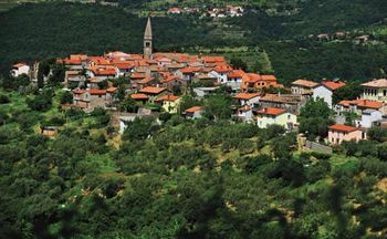 Pohod po vzhodnem hribu Sv. Peter, Nova vas, Padna, sv. Peter + ogled Pirana