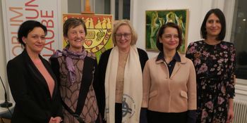 REZKA ARNUŠ RAZSTAVLJA NA DUNAJU