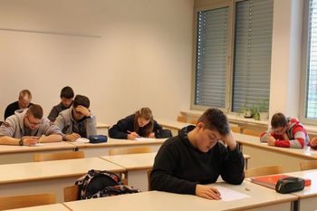 RASTOČA KNJIGA: TEKMOVANJE V POMNJENJU