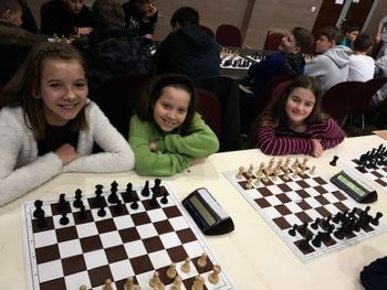 DEKLETA ZLATA NA EKIPNEM ŠAHOVSKEM REGIJSKEM TEKMOVANJU