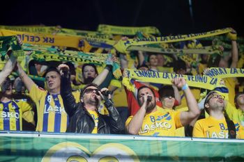 Rokometni praznik v Zlatorogu pričaral nepozaben večer Rokometni praznik v Zlatorogu pričaral nepozaben večer