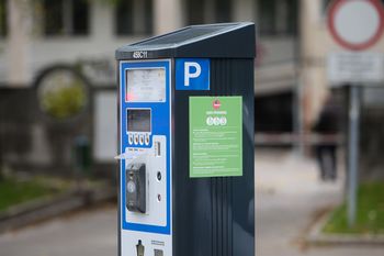 Po parkirno dovolilnico od danes le na eno lokacijo