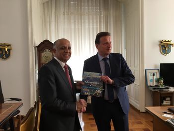 Zastava s stavbe Kongresa Združenih držav Amerike v Celju