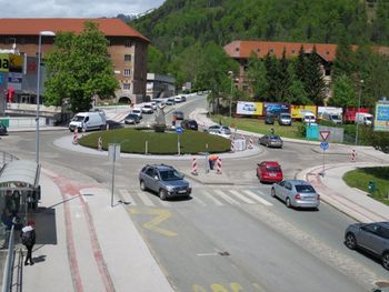 Obvestilo o popolni zapori krožišča ob Upravni enoti Jesenice