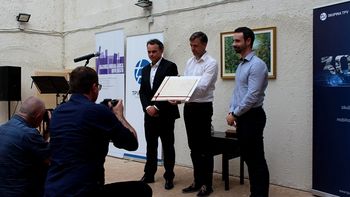 Novo mesto bogatejše za Podbevškov avtorski izvod zbirke Človek z bombami