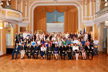 Župan Bojan Šrot sprejel 56 najuspešnejših osnovnošolcev in učencev Glasbene šole Celje