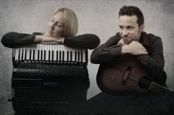 Drevesna hiša: Popularni prisluhi 2019