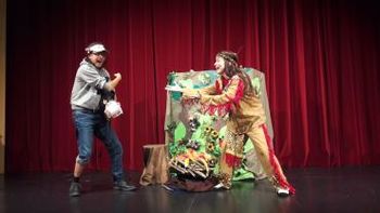 Predstava: Indijanci v deželi miru