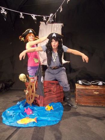 Lutkarije: Pika Nogavička in gusar Val potujeta na otok zakladov