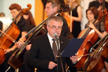 Dr. Bojan Cvelfar: "Srečni smo, da jo imamo. Državo. Našo ljubo Slovenijo."