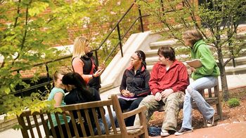 Razpis za sprejem in podaljšanje bivanja študentov v študentskih domovih in pri zasebnikih