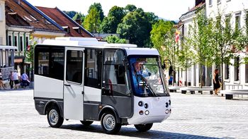 Izberi ime za novomeški mini bus