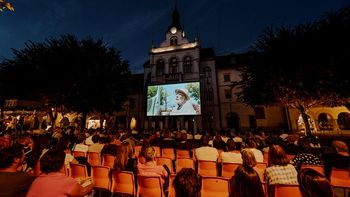 Kino na trgu prijetna popestritev poletnega dogajanja