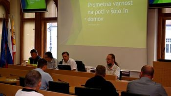 Na rotovžu posvet o prometni varnosti otrok