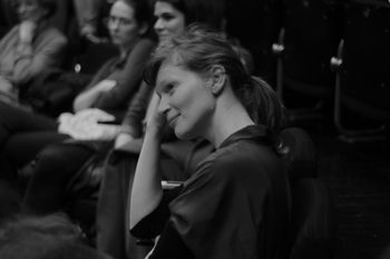 Pripovedovalski večer s Špelo Frlic