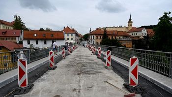 V naslednjih dneh asfaltiranje Kandijskega mostu