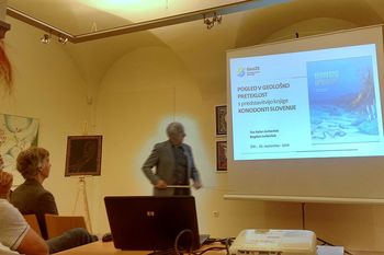 Pri Lukaču postavili tablo kjer poteka meja med starim in srednjim zemeljskim vekom izpred 252 milijoni let