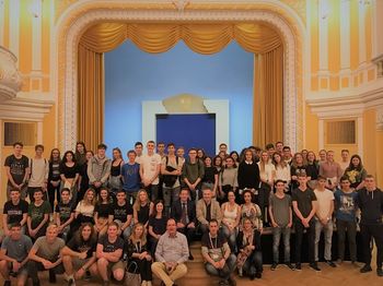 Dijaki iz Španije in Nemčije na obisku pri vrstnikih z Gimnazije Lava. Sprejel jih je župan Bojan Šrot. Dijaki iz Španije in Nemčije na obisku pri vrstnikih z Gimnazije Lava. Sprejel jih je župan Bojan Šrot.