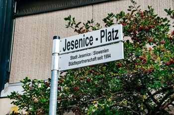 Ob 25-letnici pobratenja med Jesenicam in Nagoldom: praznovanje in velika izkazana čast Jesenicam