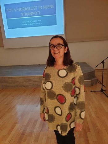 O poteh in stranpoteh odraščanja