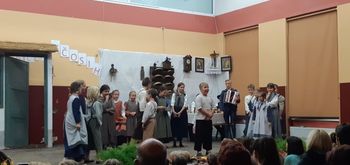 OŠ Radlje ob Dravi: Nastop folkloristov OŠ Radlje ob Dravi: Nastop folkloristov