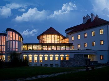 Kaj delajo budistični menihi v Sloveniji?