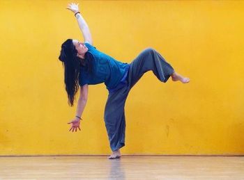 Plesno sproščanje – pleši in izpleši