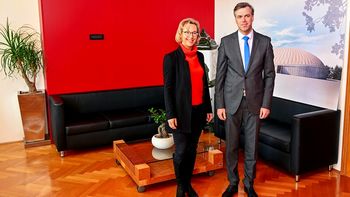 Župan Macedoni s francosko veleposlanico o uspešnih novomeških zgodbah