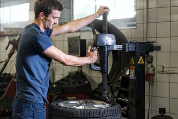 Menjava pnevmatik lahko počaka