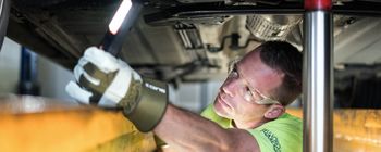 Tehnični pregledi in drugi postopki v zvezi z registracijo motornih vozil se prenehajo izvajati