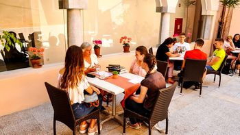 Nevladna organizacija Ozara Slovenija na voljo za pomoč občanom v stiski