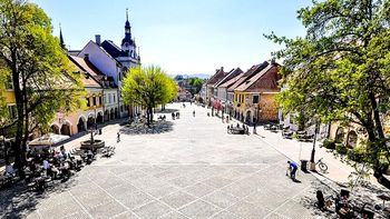 Od danes prepoved zbiranja in gibanja na javnih površinah