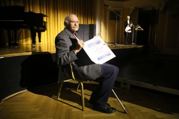 Janez Bermež je bil v dolgoletni nosilec najpomembnejših vlog v celjskem gledališču