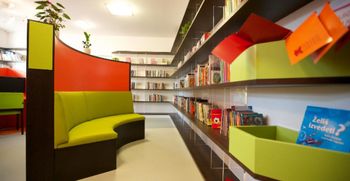 Mestna knjižnica Ljubljana strokovno literaturo pošlje tudi na dom