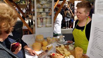Sobotni dopoldnevi na Glavnem trgu odslej rezervirani za Novomeško tržnico