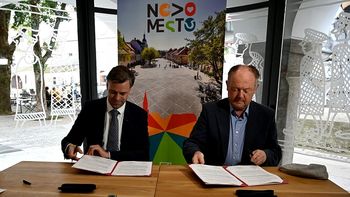 Podpisali pogodbo za gradnjo stanovanj na Glavnem trgu