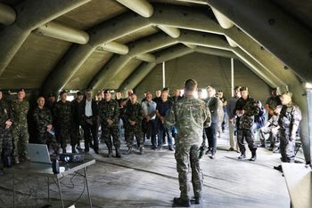 Predstavitev vaje Preskok predstavnikom organizacij posebnega pomena za obrambo in lokalnim skupnostim