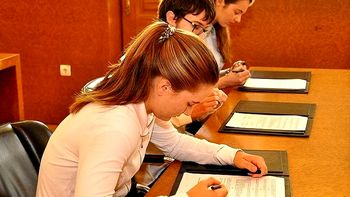 Na voljo javni razpis MONM za štipendije in enkratne denarne pomoči za leto 2020/2021