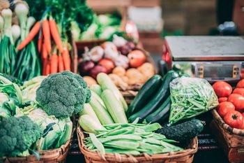 Poročilo nadzora sadja in zelenjave na stojnicah in tržnicah 2020