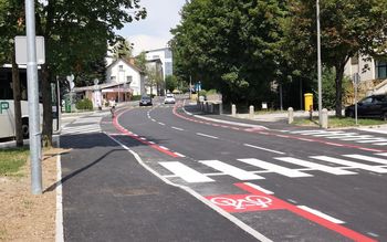 Prenovljena Taborska cesta v Grosupljem z obojestranskim pločnikom in kolesarskim pasom