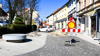 Ob arheoloških delih popolna zapora odseka Rozmanove ulice
