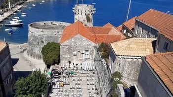 Anton Podbevšek Teater na Korčuli uprizoril Talko v mednarodnem kontekstu