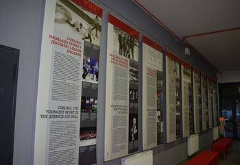 Ob prazniku športa spominska zbirka v hokejski dvorani Podmežakla