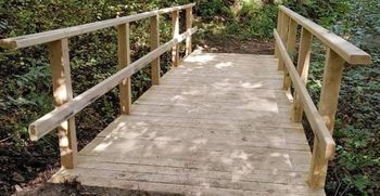 Video: Nov most na poti na Rožnik Video: Nov most na poti na Rožnik