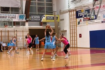 Košarkarice Cinkarne Celje z zanesljivo zmago v Slovenskih Konjicah košarkarice