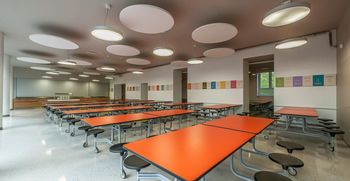 Topli obroki za socialno ogrožene otroke v vseh osnovnih šolah Topli obroki za socialno ogrožene otroke v vseh osnovnih šolah